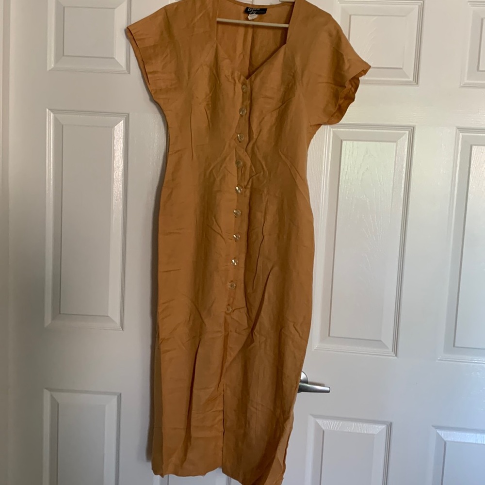 orange dress
